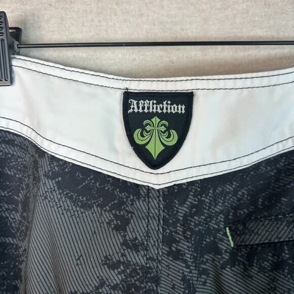Affliction Mens Y2K Board Shorts Size 36 Grunge Goth Skater Punk Swim Trunks - Picture 6 of 13